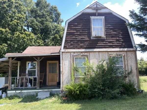 374 State Line Rd , Loretto, TN 38469