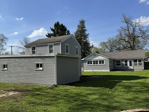 2356 N 2nd Ln, Summit, WI 53066