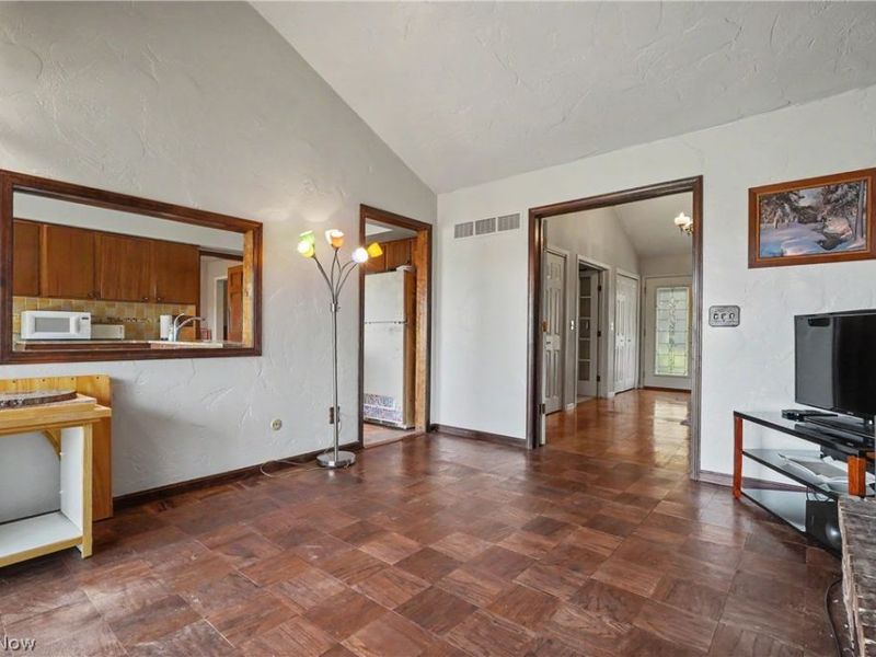 1291 N Revere Road, Akron, OH 44333 Photo 11