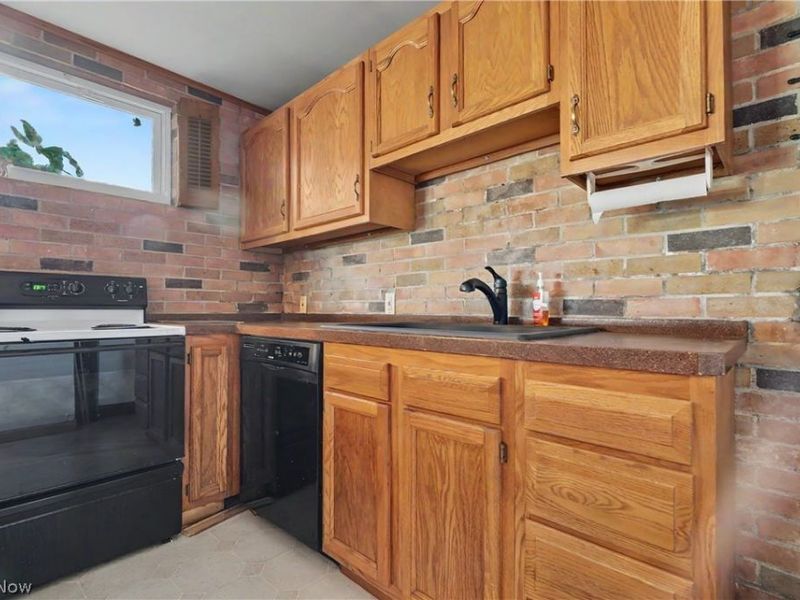 1291 N Revere Road, Akron, OH 44333 Photo 22