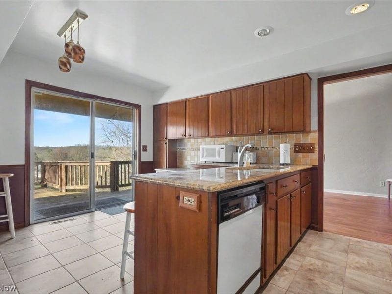 1291 N Revere Road, Akron, OH 44333 Photo 9