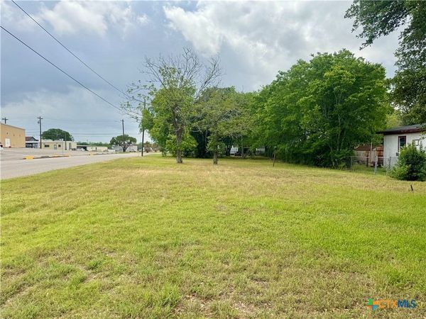 00 Huck Street , Yoakum, TX 77995