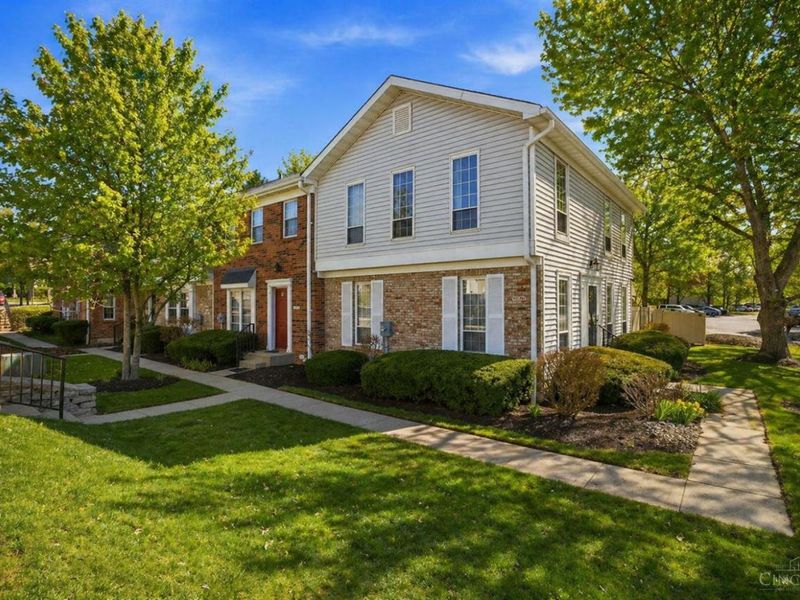 10850 Ponds Lane, Unit 6, Sycamore Township, OH 45242 Photo 2