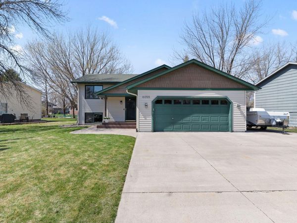 6055 Kalland Drive NE, Albertville, MN 55301