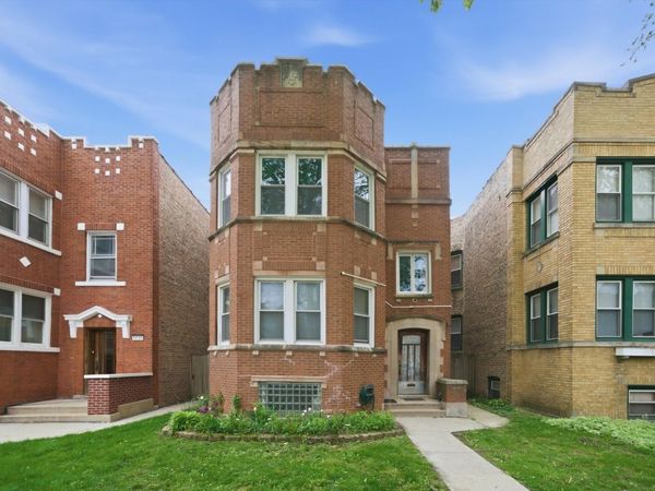 5723 N TALMAN Avenue, Chicago, IL 60659