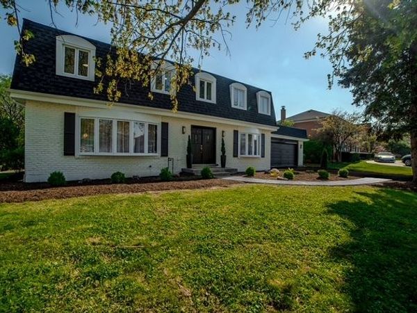 19W071 Avenue Chateaux , Oak Brook, IL 60523