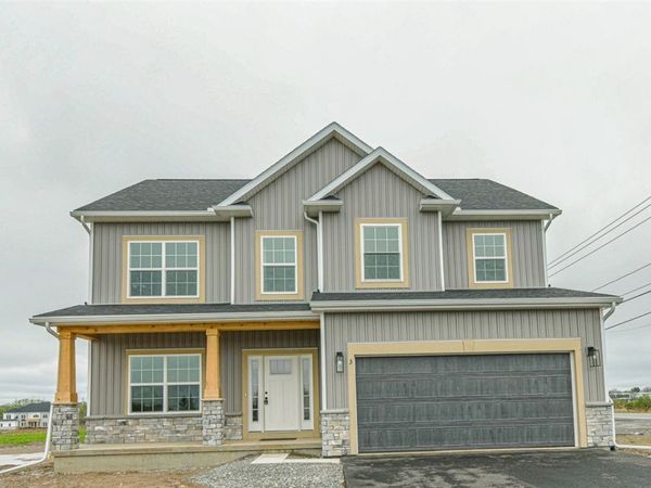 3 McFarren Terrace , Churchville, NY 14428