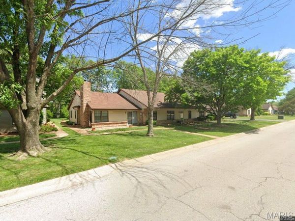 26 Rabbit Trail Drive , Washington, MO 63090