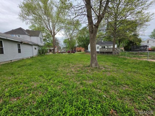 524 Vest Avenue , Valley Park, MO 63088