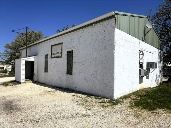 931 Business US- 61 , Bowling Green, MO 63334