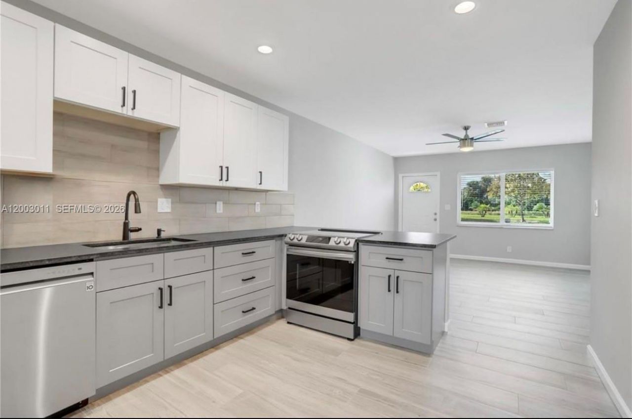 2550 N Dixie Hwy , Unit 2570, Boca Raton, FL 33431 Photo