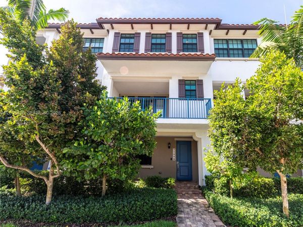 11348 SW 14th St , Pembroke Pines, FL 33025