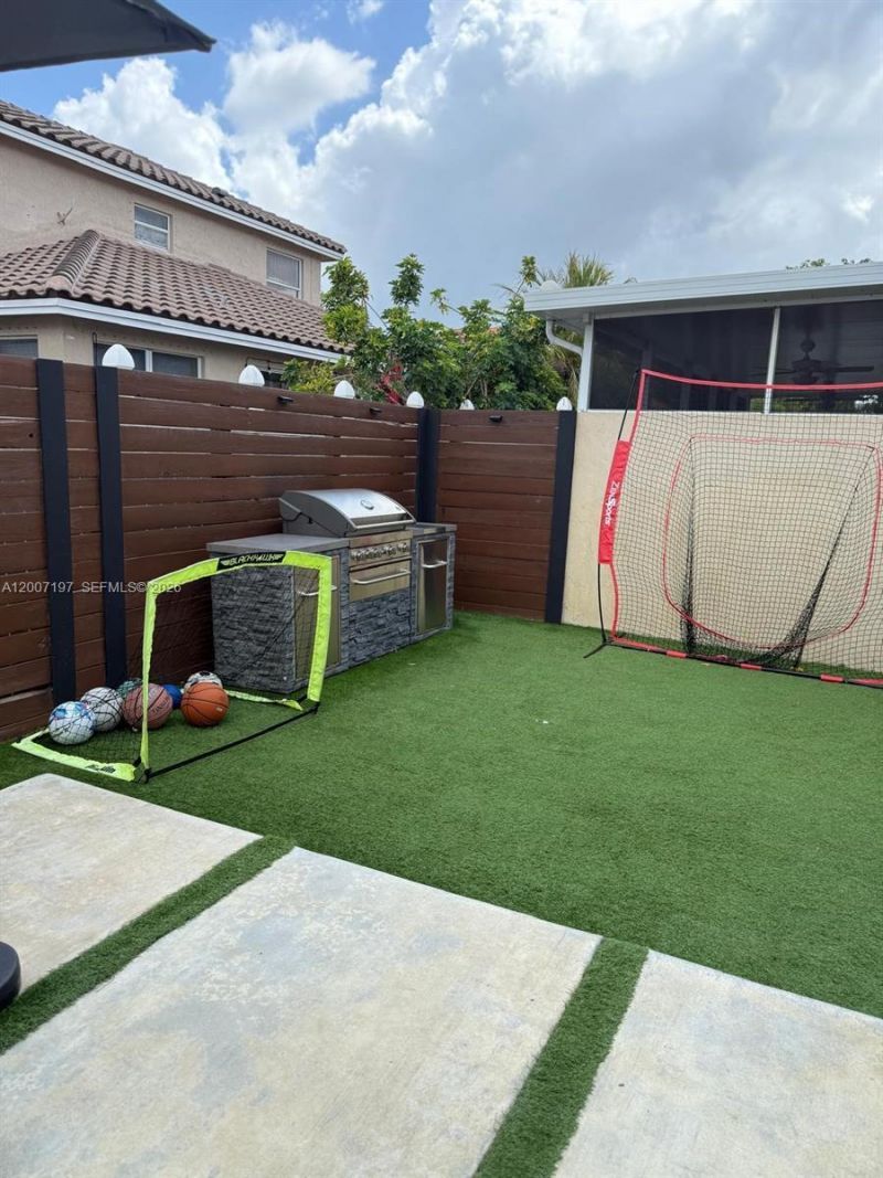 16263 NW 19th St, Pembroke Pines, FL 33028 Photo