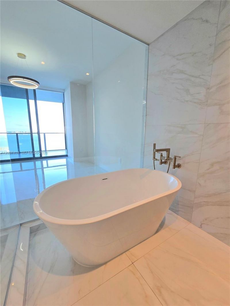 700 NE 24 St, Unit 3104, Miami, FL 33137 Photo