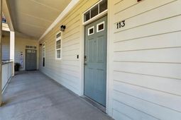 113 Ballard Lane photo 4