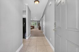 113 Ballard Lane photo 4