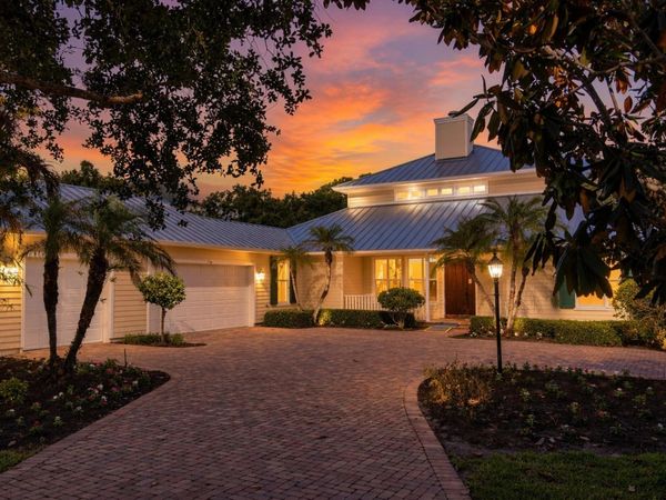 230 Oak Hammock Court SW, Vero Beach, FL 32962