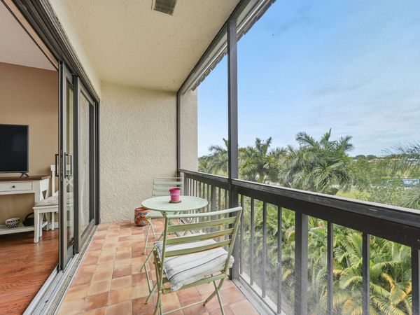 3050 Presidential Way, Unit 403, West Palm Beach, FL 33401