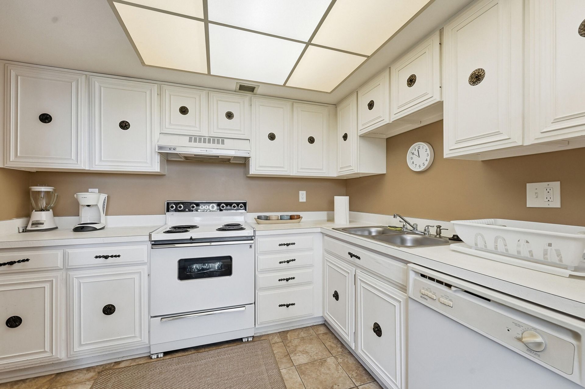 3050 Presidential Way, Unit 403, West Palm Beach, FL 33401 Photo