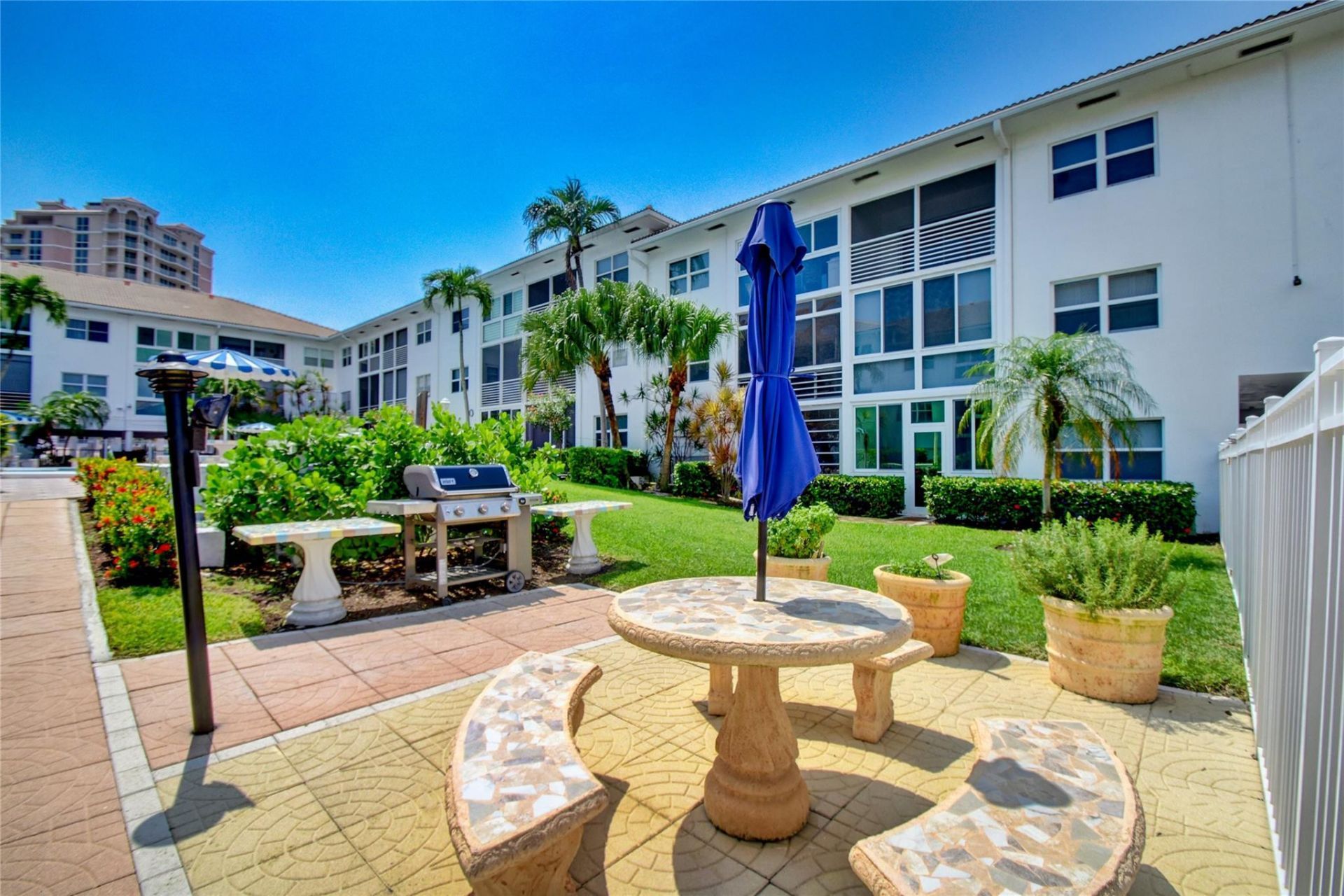 1461 S Ocean Boulevard S, Unit 321, Lauderdale by the Sea, FL 33062 Photo