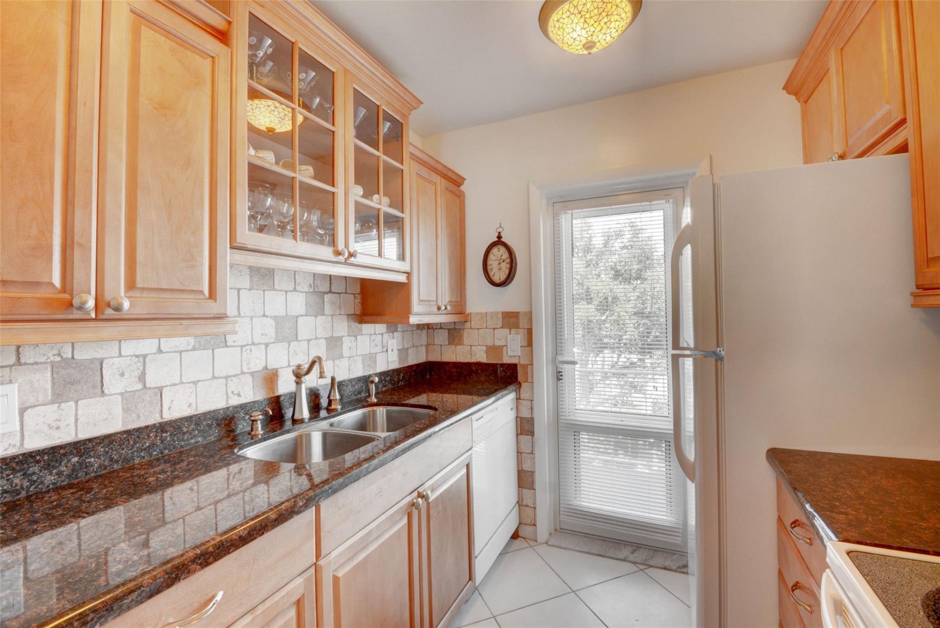 1461 S Ocean Boulevard S, Unit 321, Lauderdale by the Sea, FL 33062 Photo