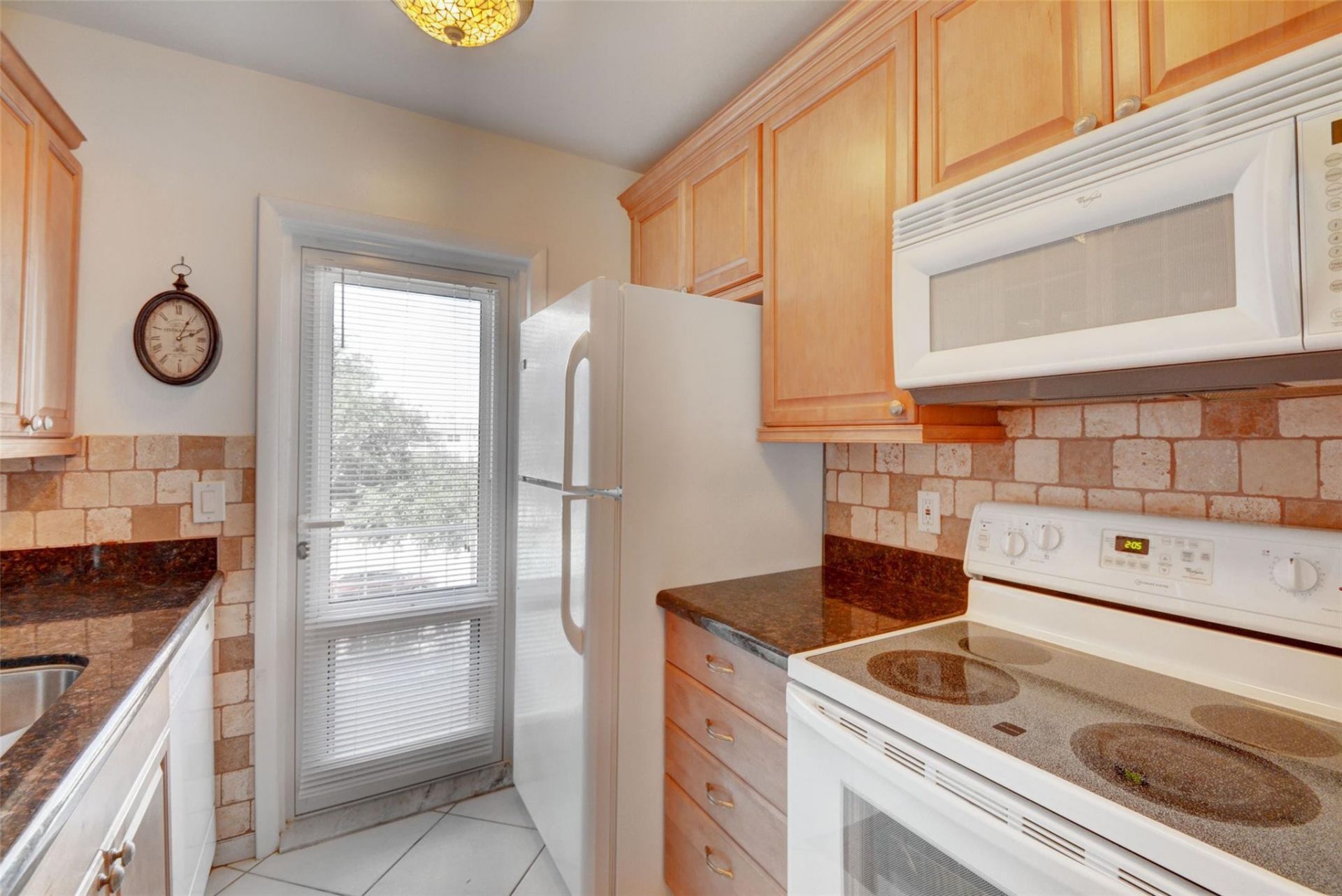 1461 S Ocean Boulevard S, Unit 321, Lauderdale by the Sea, FL 33062 Photo