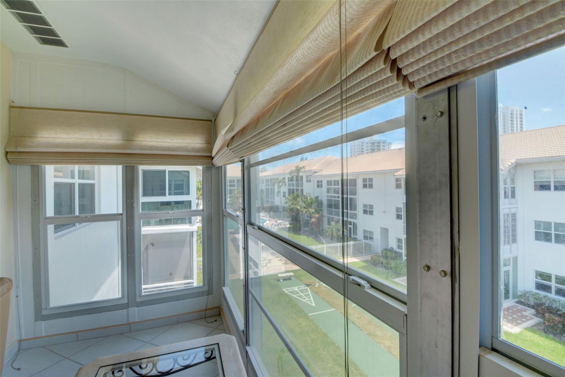 1461 S Ocean Boulevard S, Unit 321, Lauderdale by the Sea, FL 33062 Photo