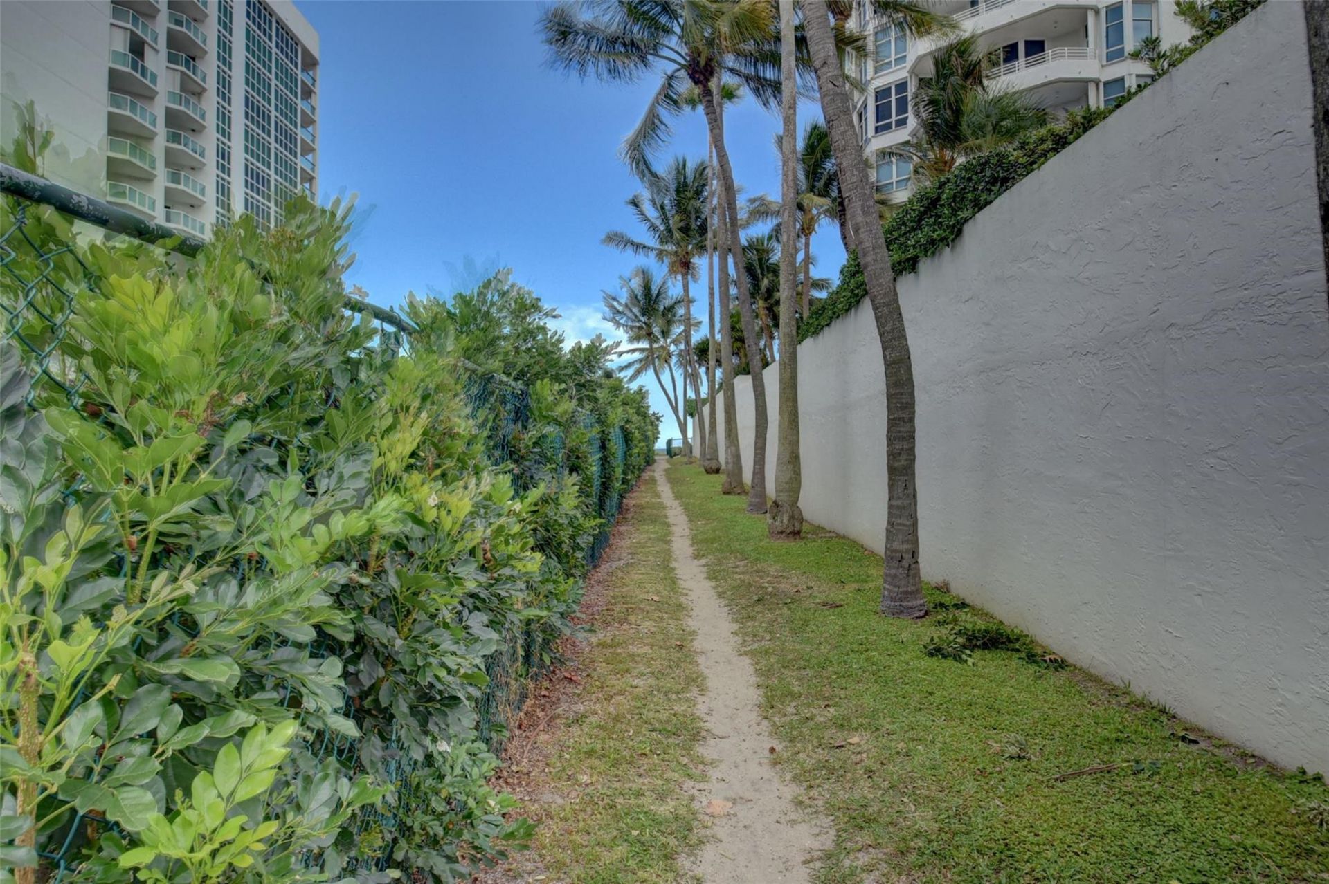 1461 S Ocean Boulevard S, Unit 321, Lauderdale by the Sea, FL 33062 Photo