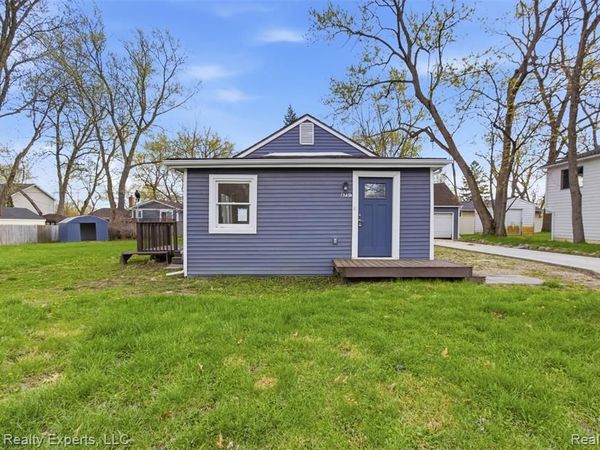 6759 Buckland Avenue , West Bloomfield Twp, MI 48324