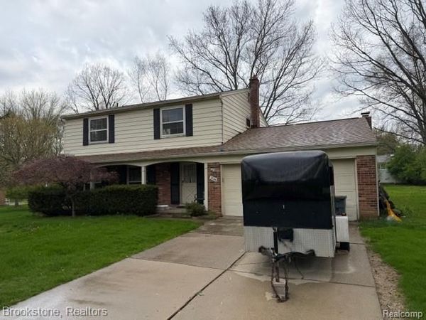 2544 Oxford Drive, Troy, MI 48084