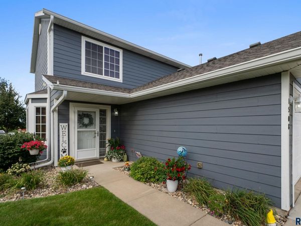 1508 N Conifer Pl, Sioux Falls, SD 57107