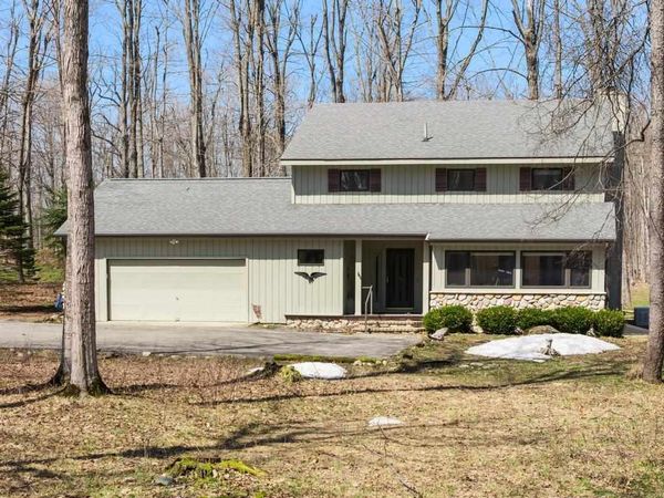 2364 Pinecrest, Harbor Springs, MI 49740