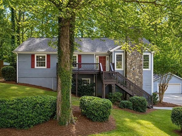 4520 Forest Green Drive , Sugar Hill, GA 30518