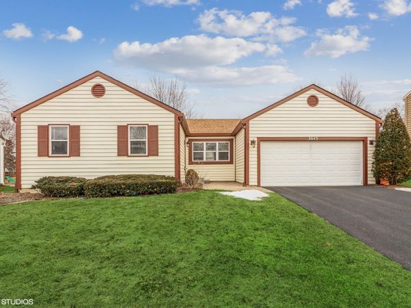 2043 University Drive , Naperville, IL 60565