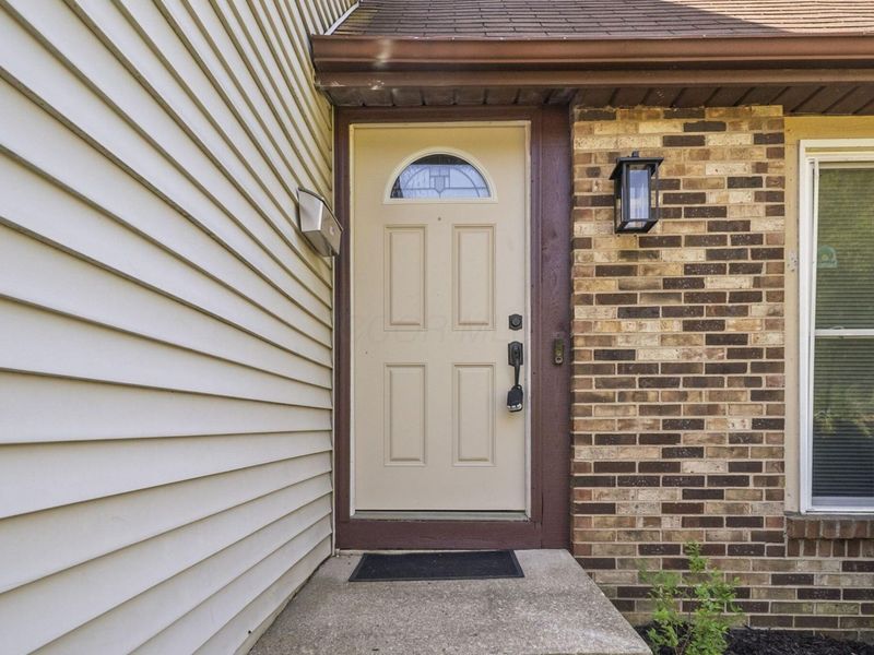 405 Huber Village Boulevard, Westerville, OH 43081 Photo 2