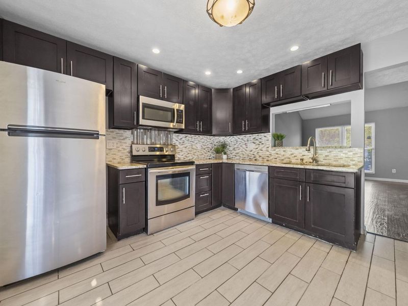 405 Huber Village Boulevard, Westerville, OH 43081 Photo 6