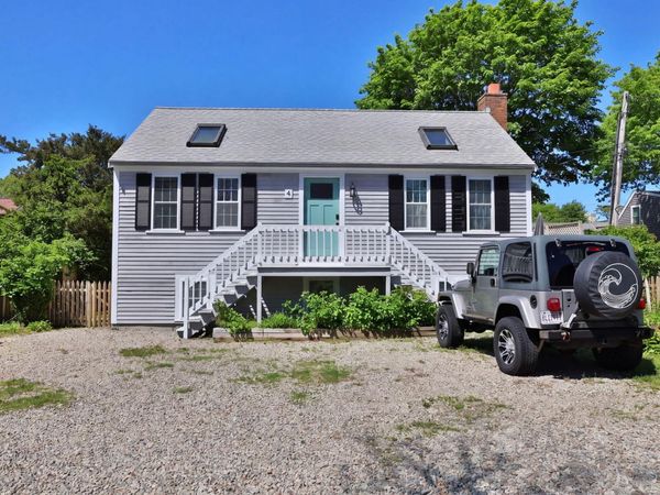 28 Crocker Drive, UNIT 4, Hyannis, MA 02601