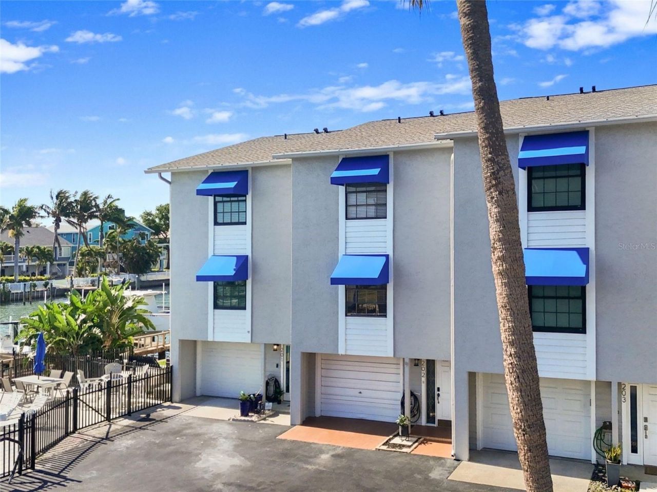 745 Pinellas Bayway S, Unit 202, Tierra Verde, FL 33715 Photo