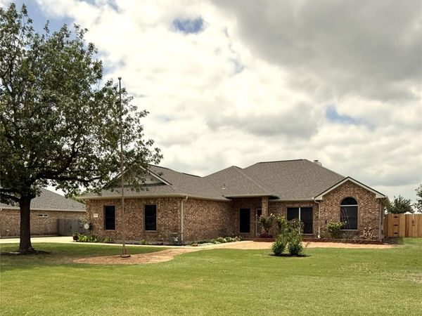 7396 CR 424, Thrall, TX 76578