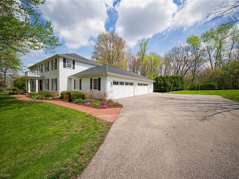 35 Greentree Road, Moreland Hills, OH 44022 Photo 2