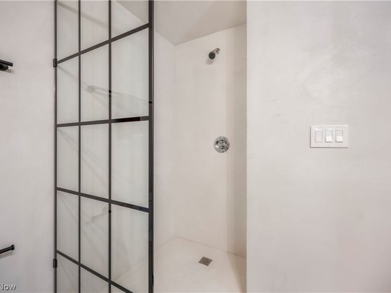 3839 Woodbridge Avenue, Cleveland, OH 44109 Photo 22