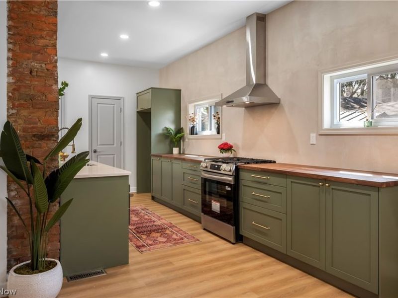 3839 Woodbridge Avenue, Cleveland, OH 44109 Photo 6