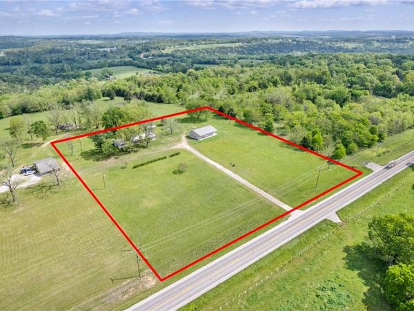 3648 and 3644 W Highway 62 , Berryville, AR 72616