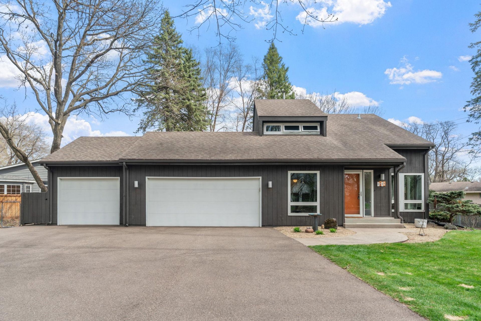4830 Lakeview Drive , Shoreview, MN 55126