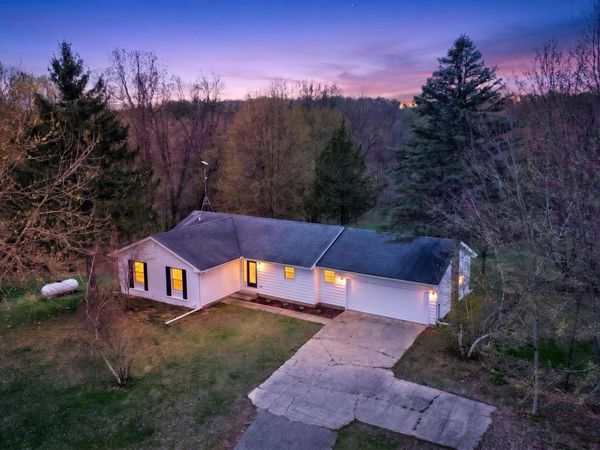 1865 Lindsey, Jackson, MI 49201