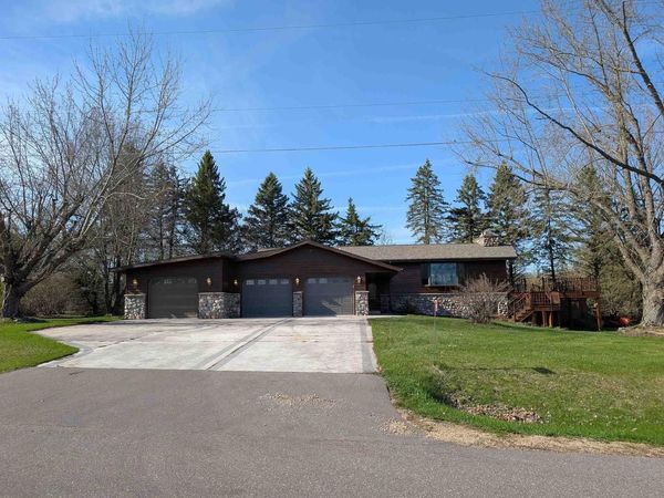 8110 E RITCHIE LANE, New London, WI 54961