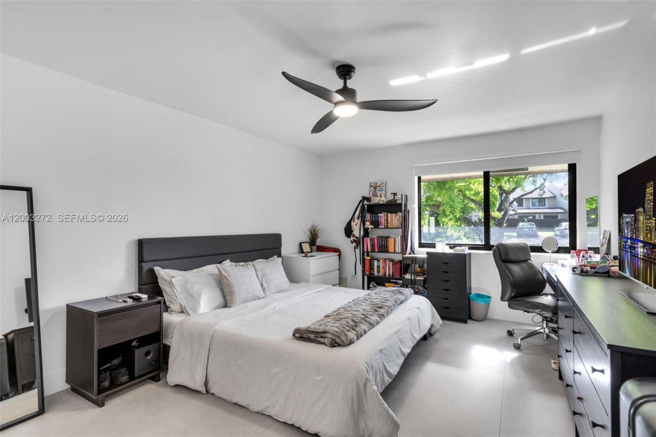250 SW 97th Ter , Pembroke Pines, FL 33025 Photo