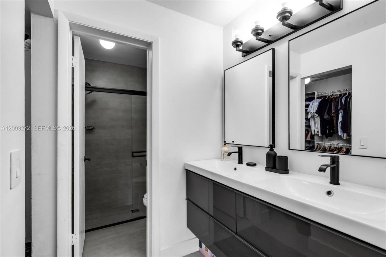 250 SW 97th Ter , Pembroke Pines, FL 33025 Photo