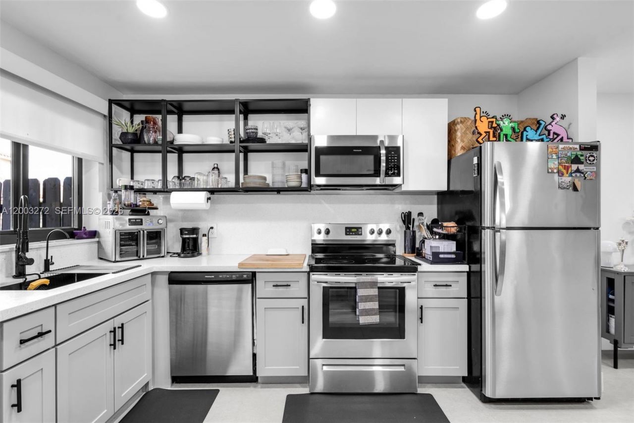 250 SW 97th Ter , Pembroke Pines, FL 33025 Photo