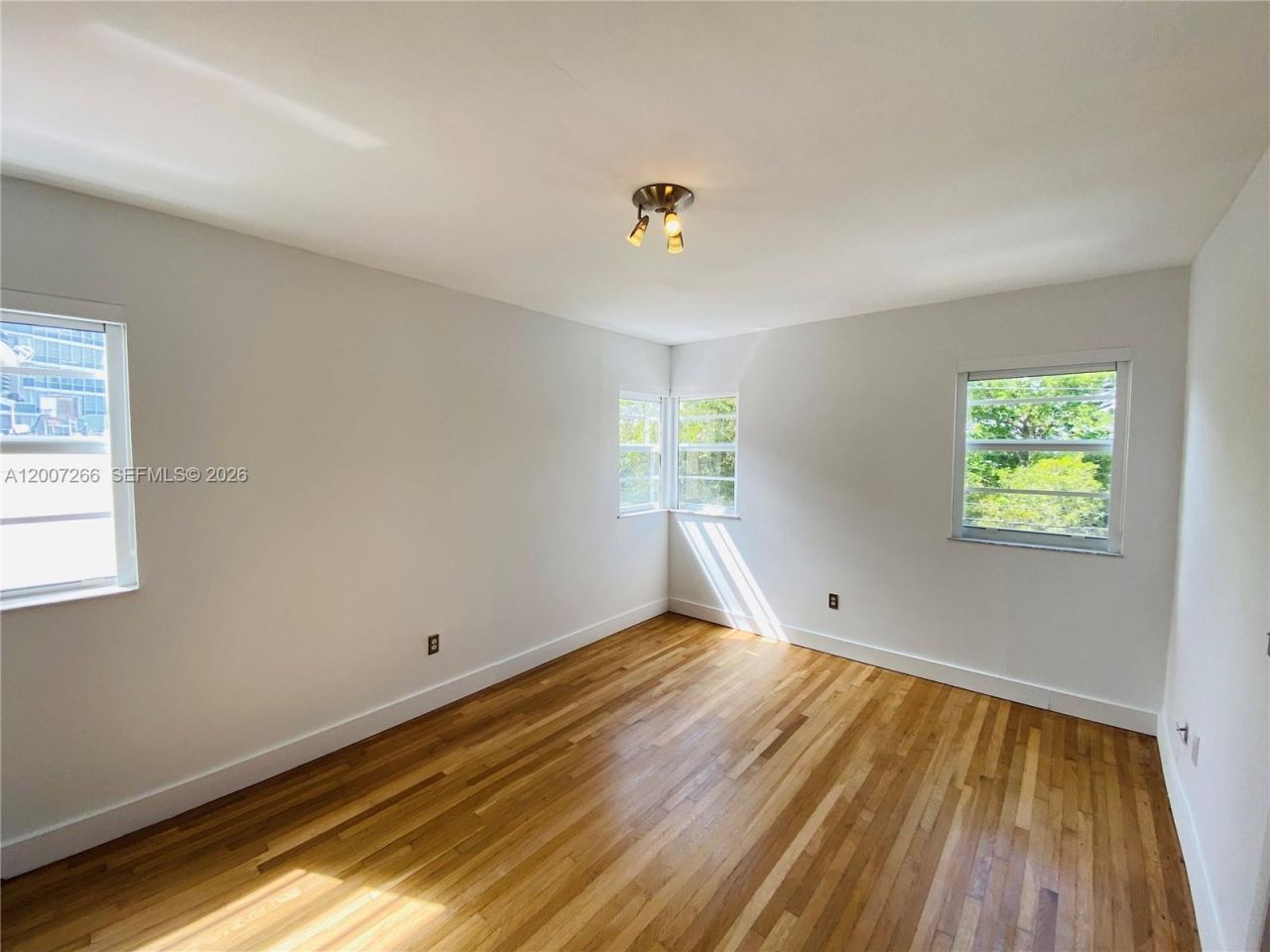 6881 Bay Dr , Unit 11, Miami Beach, FL 33141 Photo